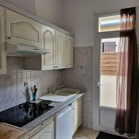 Charmante Maison De *